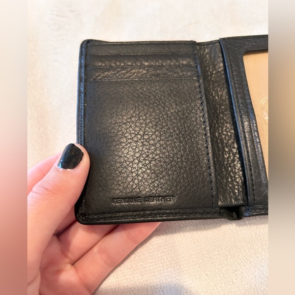 Columbia Black leather trifold wallet NWOT - Picture 5 of 7